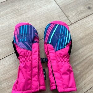 The NorthFace Toddler snow gloves